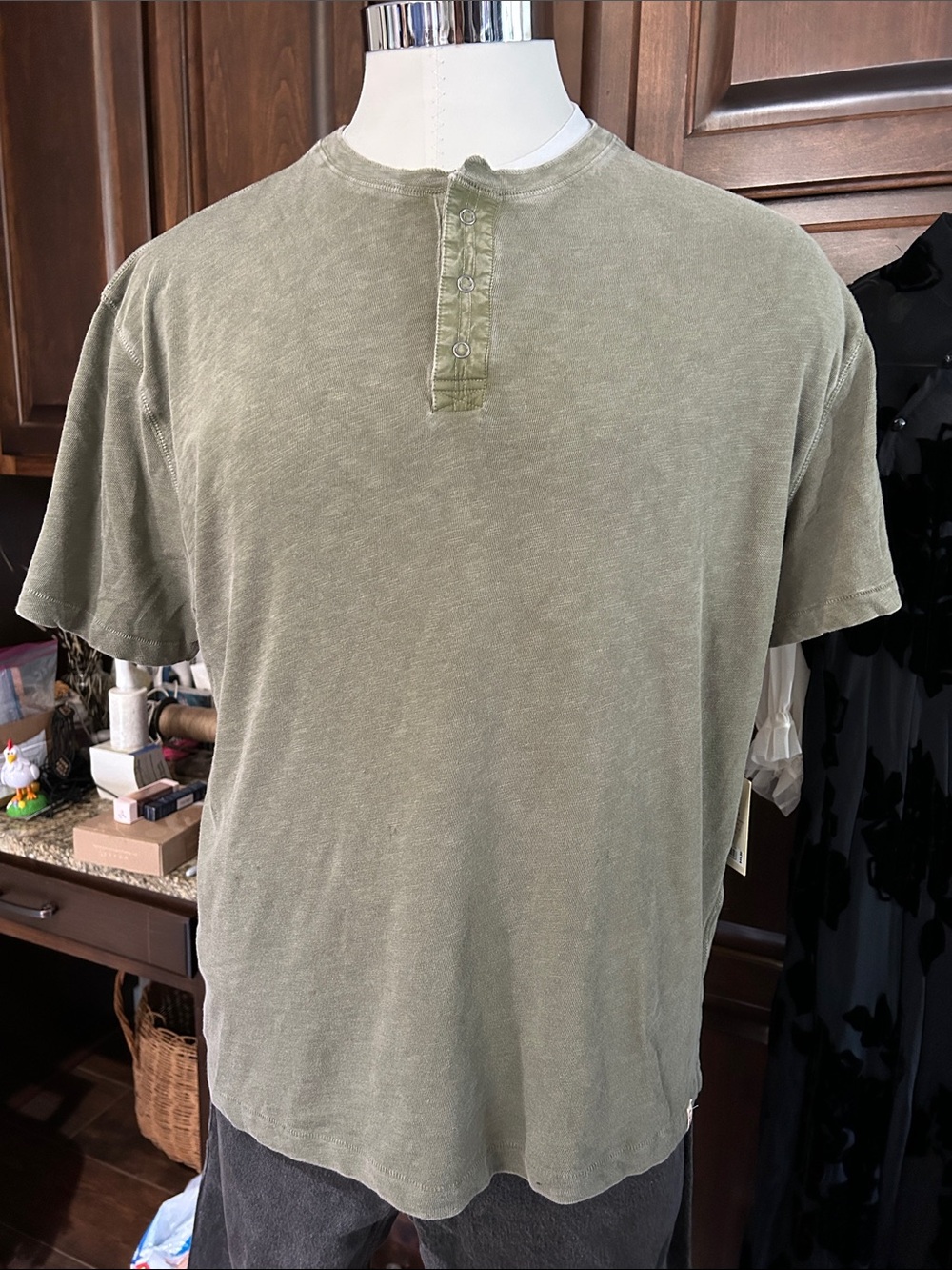 NWT Lucky Sz L Cole Hauser Olive Short-Sleeve Henley T-Shirt